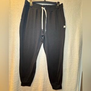 Black Vuori Women’s Performance Jogger - medium